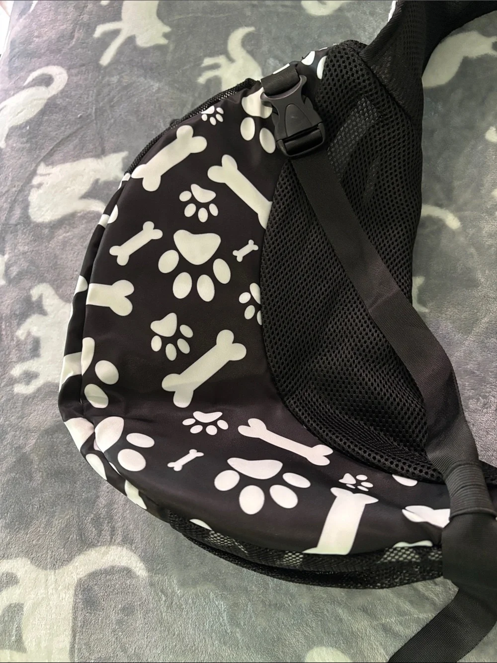 Small dog chest bag. Fit for small chihuahua or Yorkie.